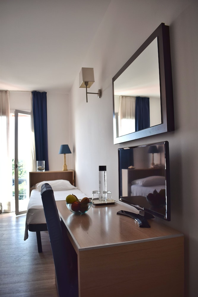 Hotel Giardino D'Europa — Hotel rooms in Rome, Lazio