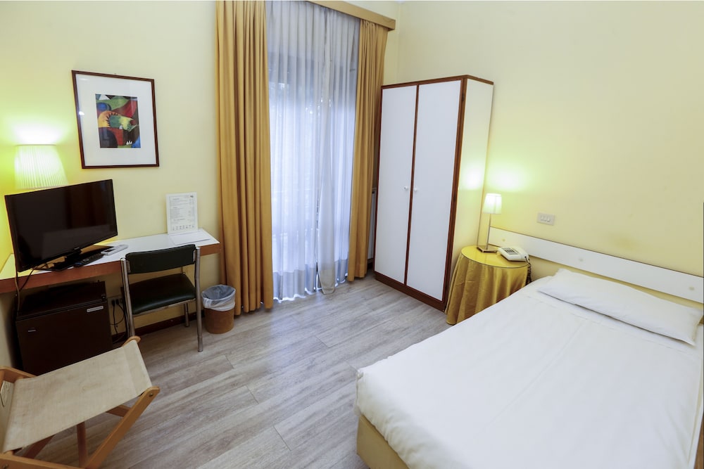 Hotel Giardino D'Europa — Hotel rooms in Rome, Lazio