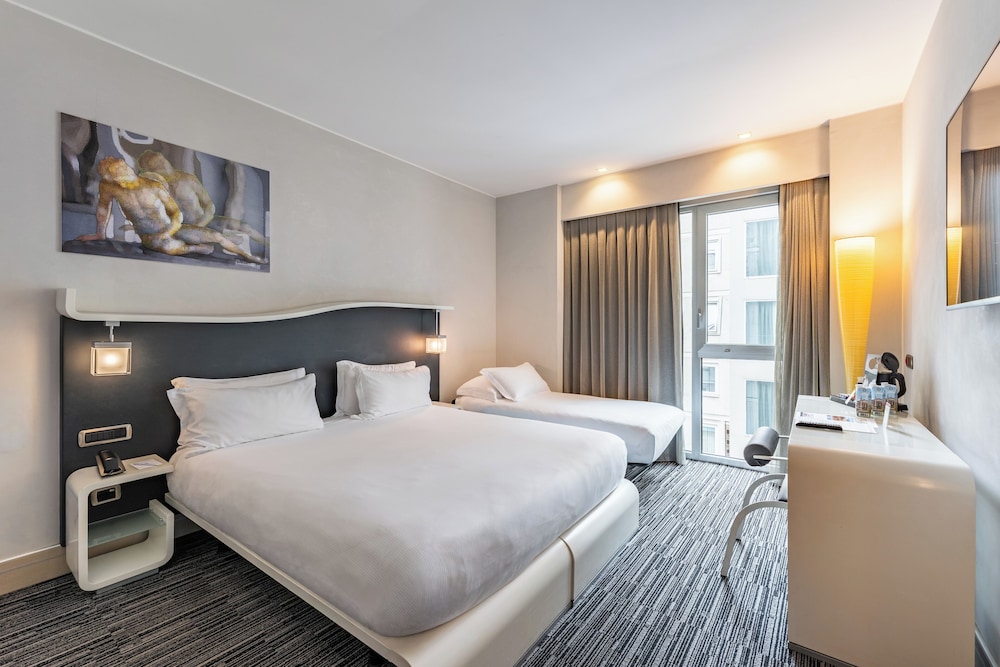 Best Western Premier Hotel Royal Santina — Hotel rooms in Rome, Lazio