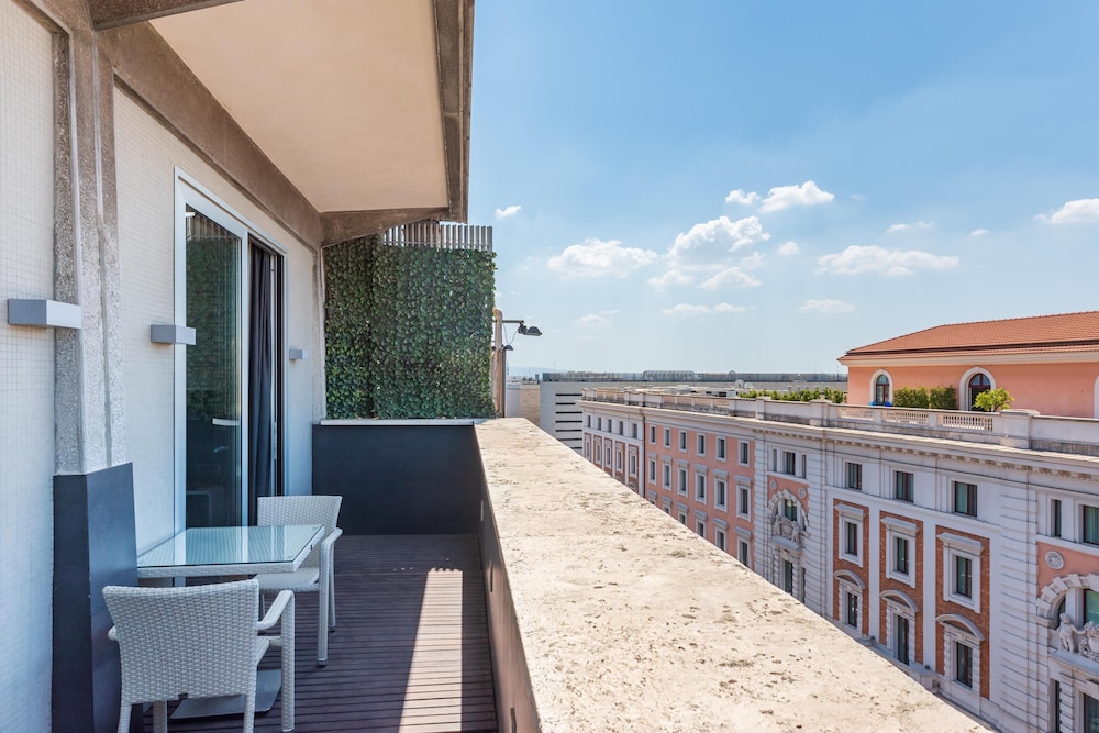 Best Western Premier Hotel Royal Santina — Hotel building in Rome, Lazio