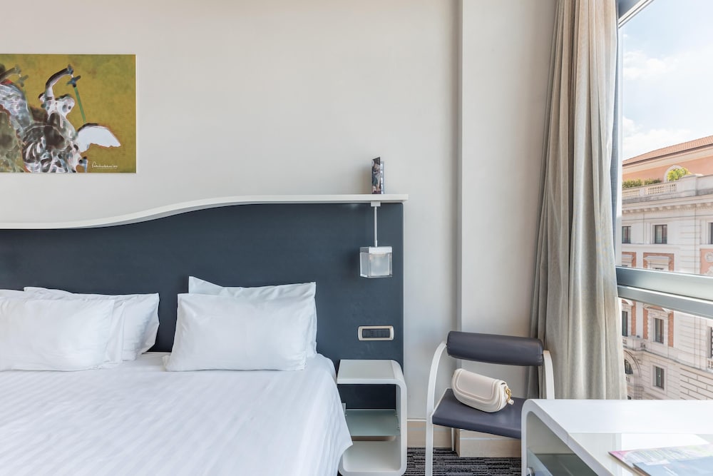 Best Western Premier Hotel Royal Santina — Hotel rooms in Rome, Lazio