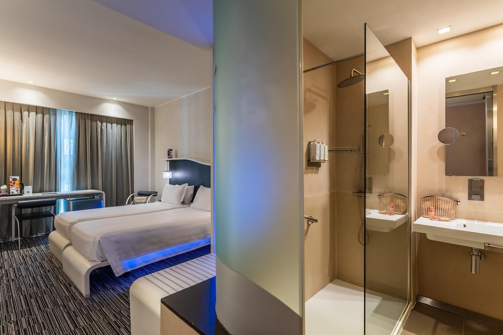 Best Western Premier Hotel Royal Santina — Hotel rooms in Rome, Lazio
