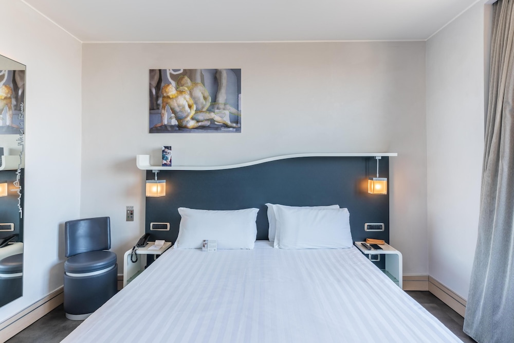 Best Western Premier Hotel Royal Santina — Hotel rooms in Rome, Lazio