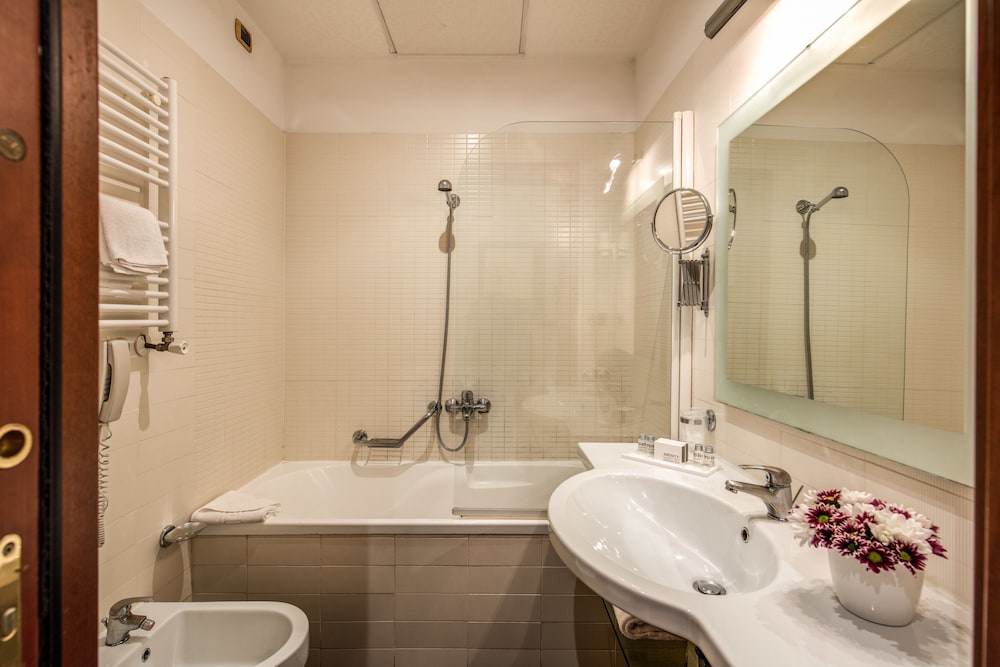Hotel Villafranca — Hotel rooms in Rome, Lazio