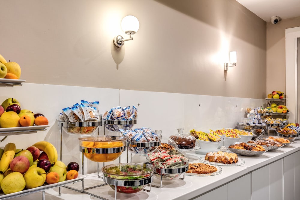 Hotel Villafranca — Restaurant & bars in Rome, Lazio
