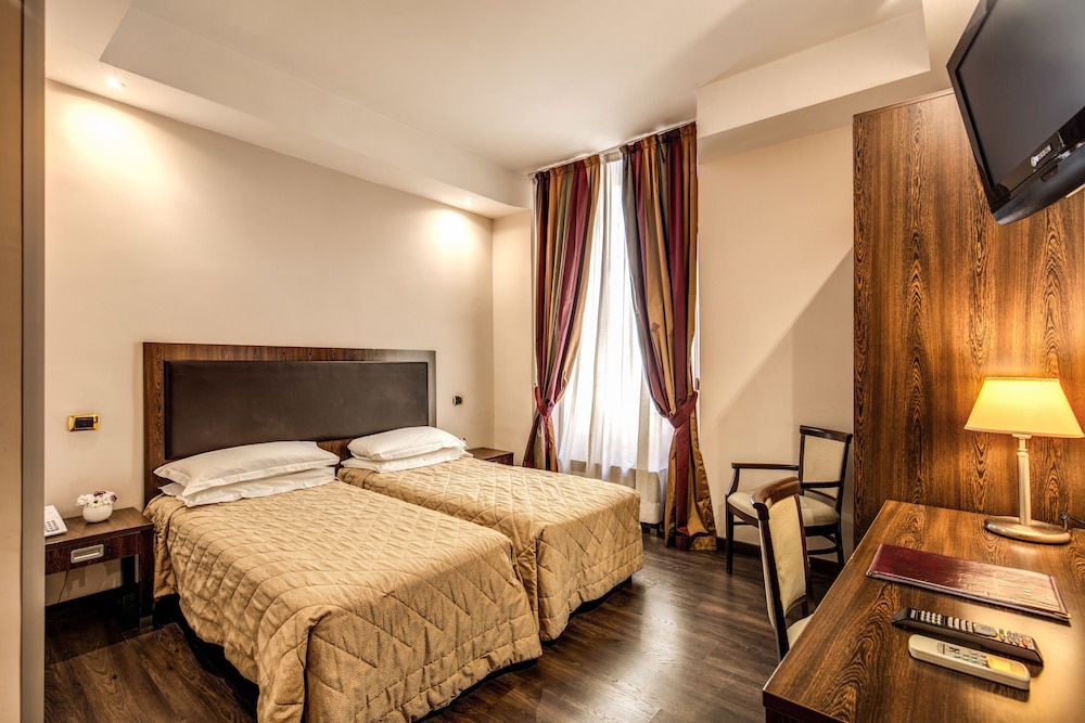 Hotel Villafranca — Hotel rooms in Rome, Lazio