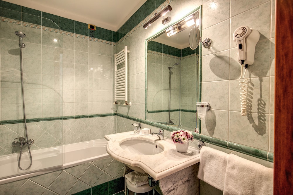 Hotel Villafranca — Hotel rooms in Rome, Lazio