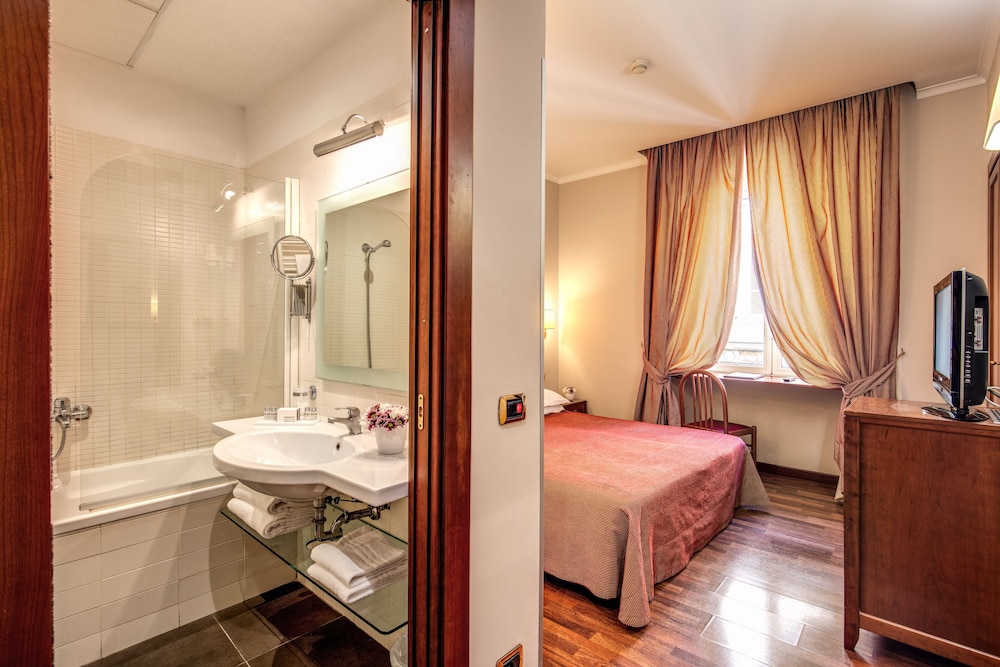 Hotel Villafranca — Hotel rooms in Rome, Lazio