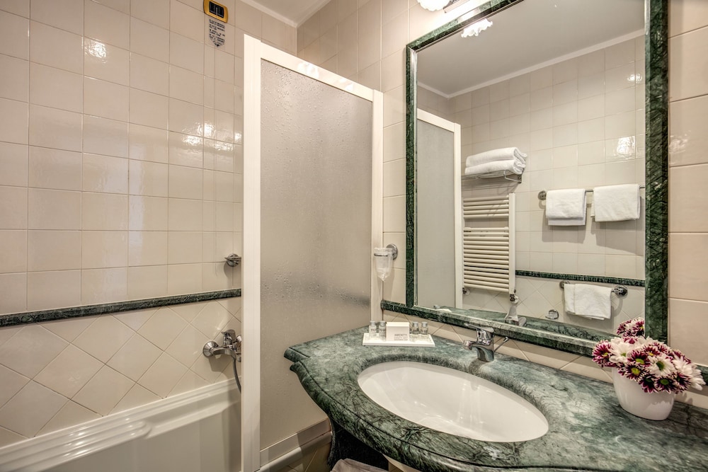 Hotel Villafranca — Hotel rooms in Rome, Lazio