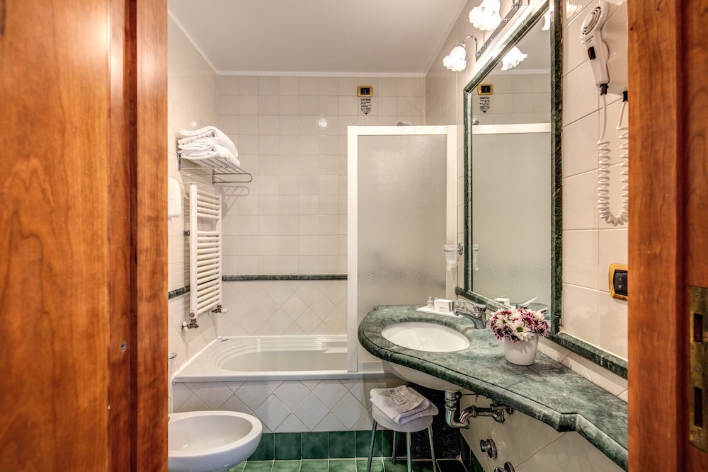 Hotel Villafranca — Hotel rooms in Rome, Lazio