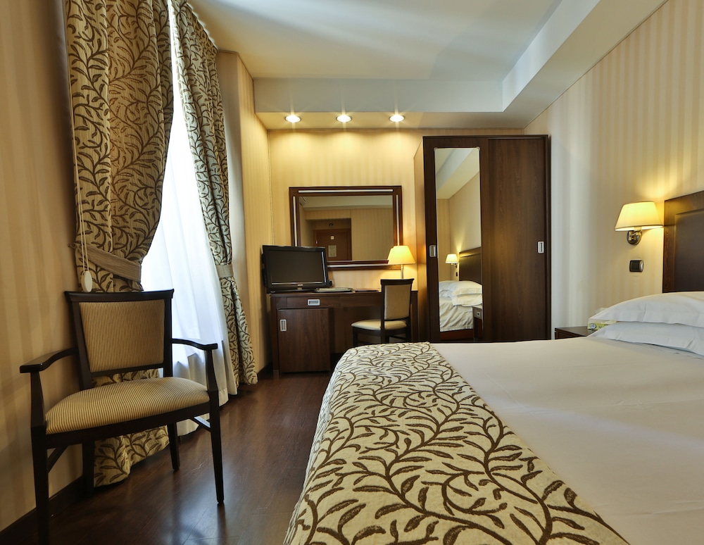 Hotel Villafranca — Hotel rooms in Rome, Lazio