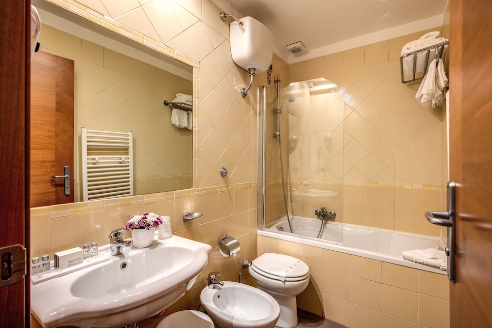 Hotel Villafranca — Hotel rooms in Rome, Lazio