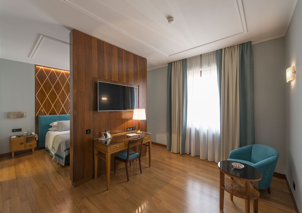 Bettoja Hotel Mediterraneo — Hotel rooms in Rome, Lazio
