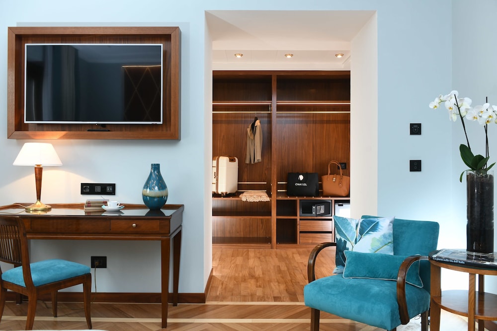 Bettoja Hotel Mediterraneo — Hotel rooms in Rome, Lazio