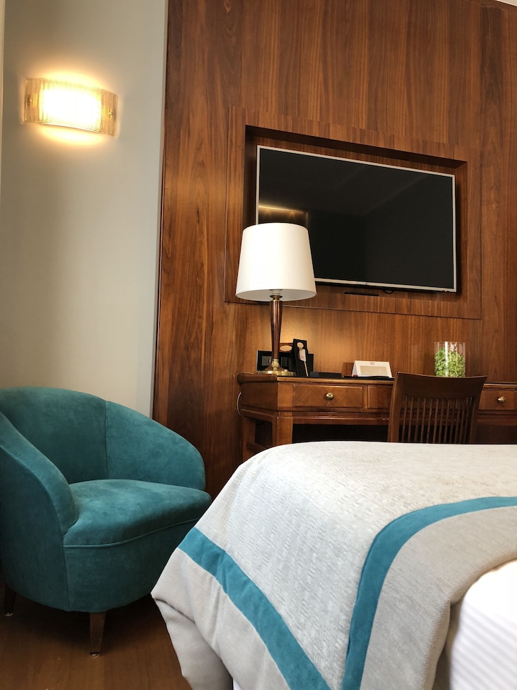 Bettoja Hotel Mediterraneo — Hotel rooms in Rome, Lazio