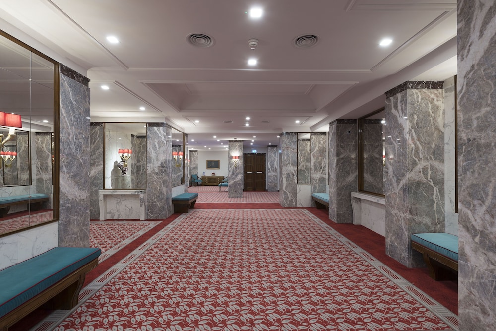 Bettoja Hotel Mediterraneo — Hotel building in Rome, Lazio