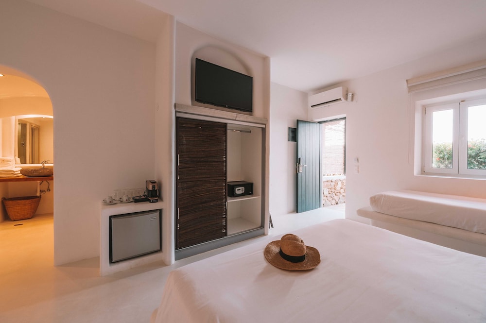 My Mykonos Boutique by Mr and Mrs White — Hotel rooms in Mykonos Town, South Aegean
