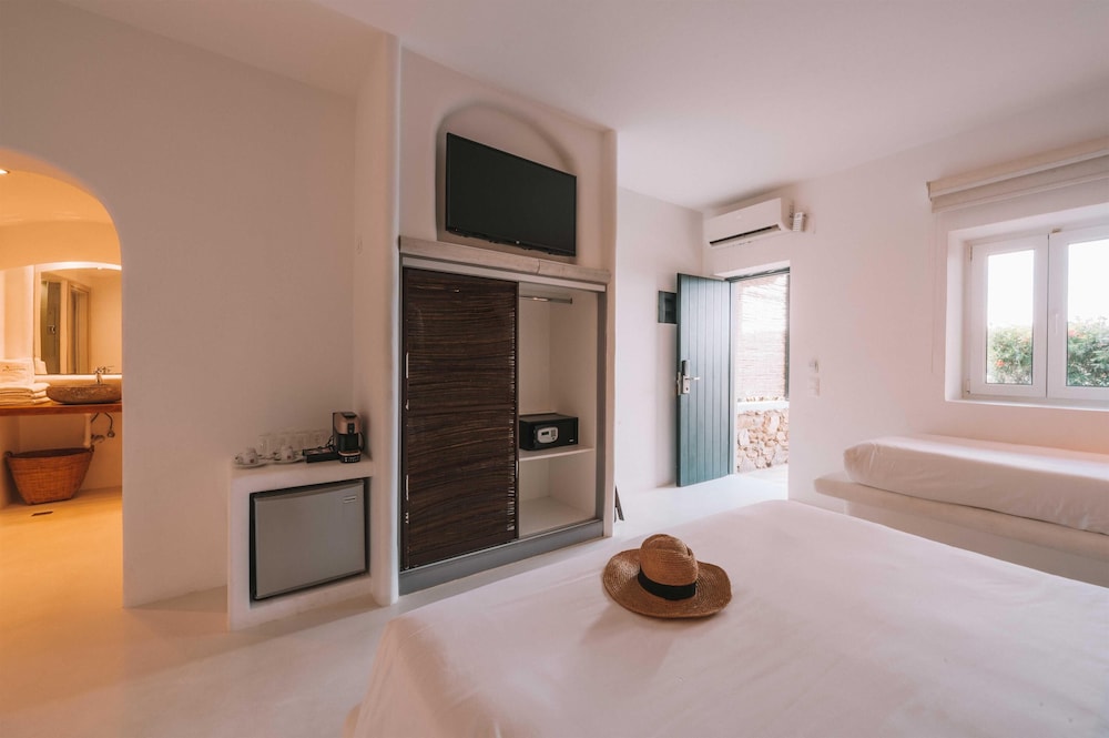 My Mykonos Boutique by Mr and Mrs White — Hotel rooms in Mykonos Town, South Aegean