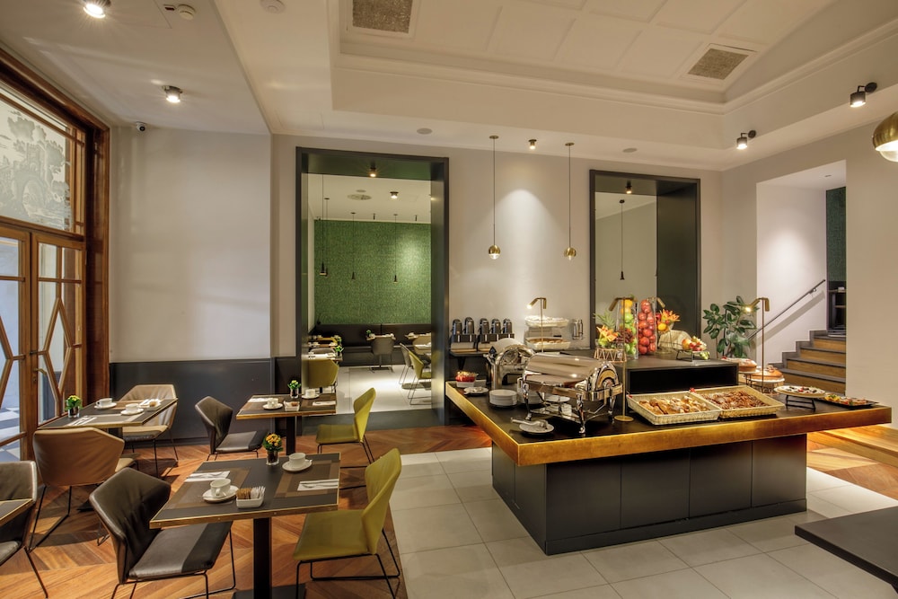 Hotel Nord Nuova Roma — Restaurant & bars in Rome, Lazio