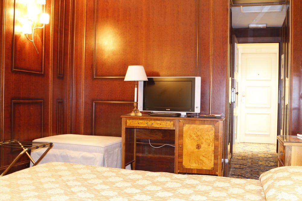 Boutique Hotel Trevi — Hotel rooms in Rome, Lazio