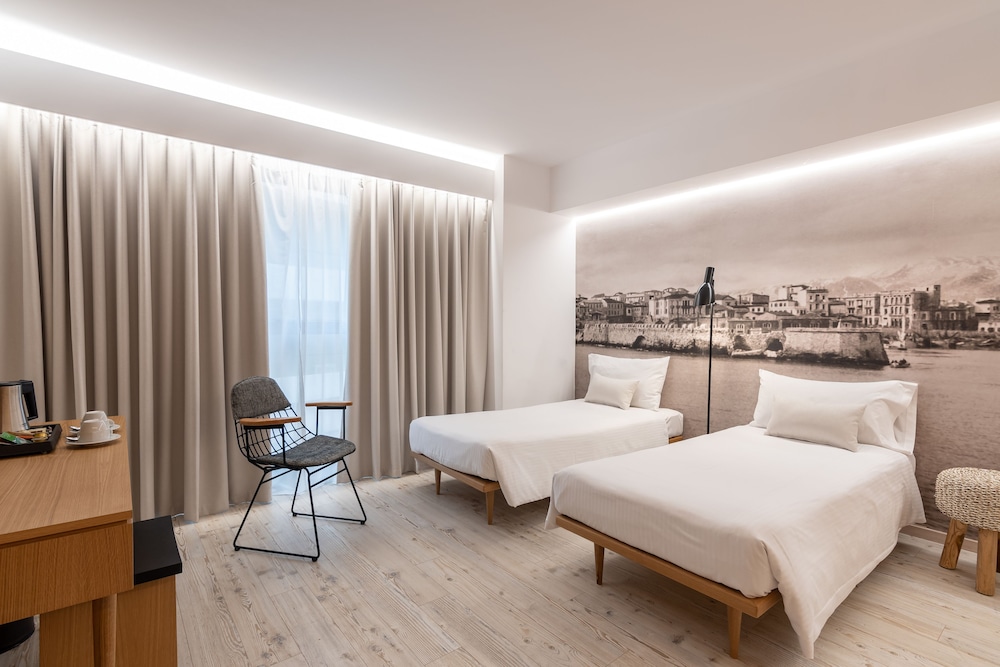 Ibis Styles Heraklion Central — Hotel rooms in Heraklion