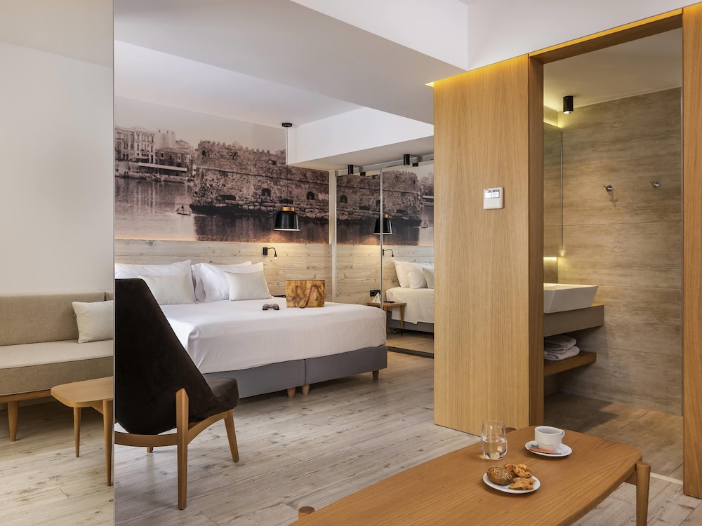 Ibis Styles Heraklion Central — Hotel rooms in Heraklion