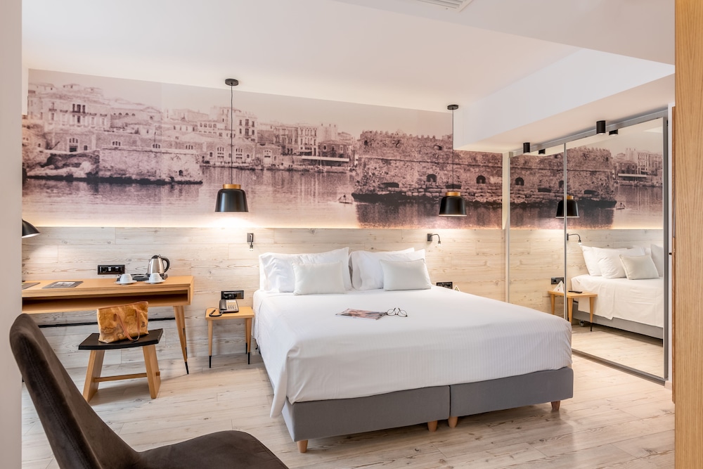 Ibis Styles Heraklion Central — Hotel rooms in Heraklion