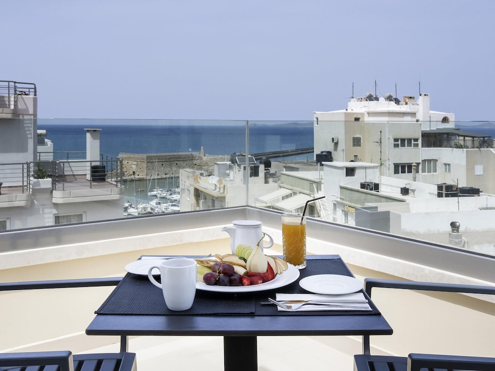 Ibis Styles Heraklion Central — Main photo in Heraklion