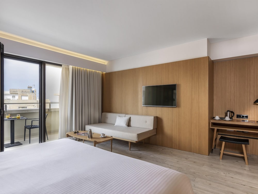 Ibis Styles Heraklion Central — Hotel rooms in Heraklion