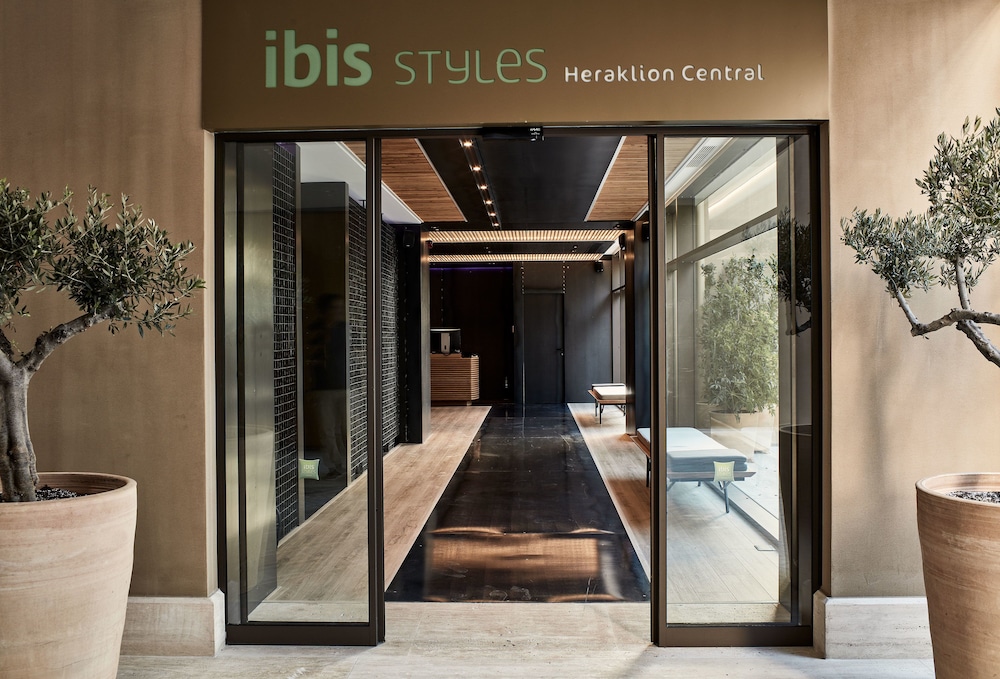 Ibis Styles Heraklion Central — Hotel building in Heraklion