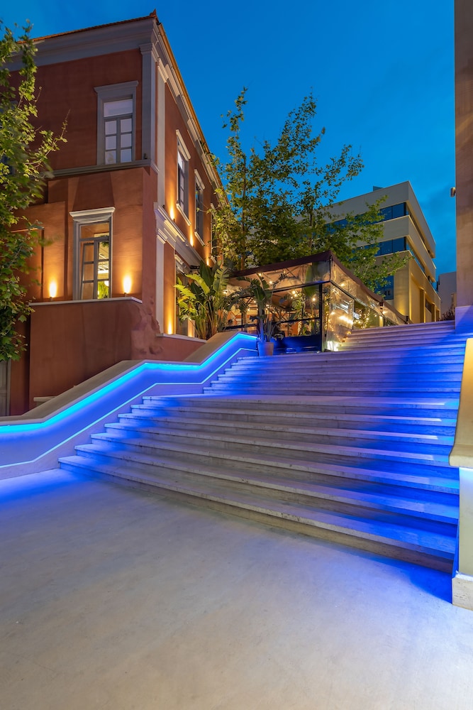 Ibis Styles Heraklion Central — Hotel building in Heraklion