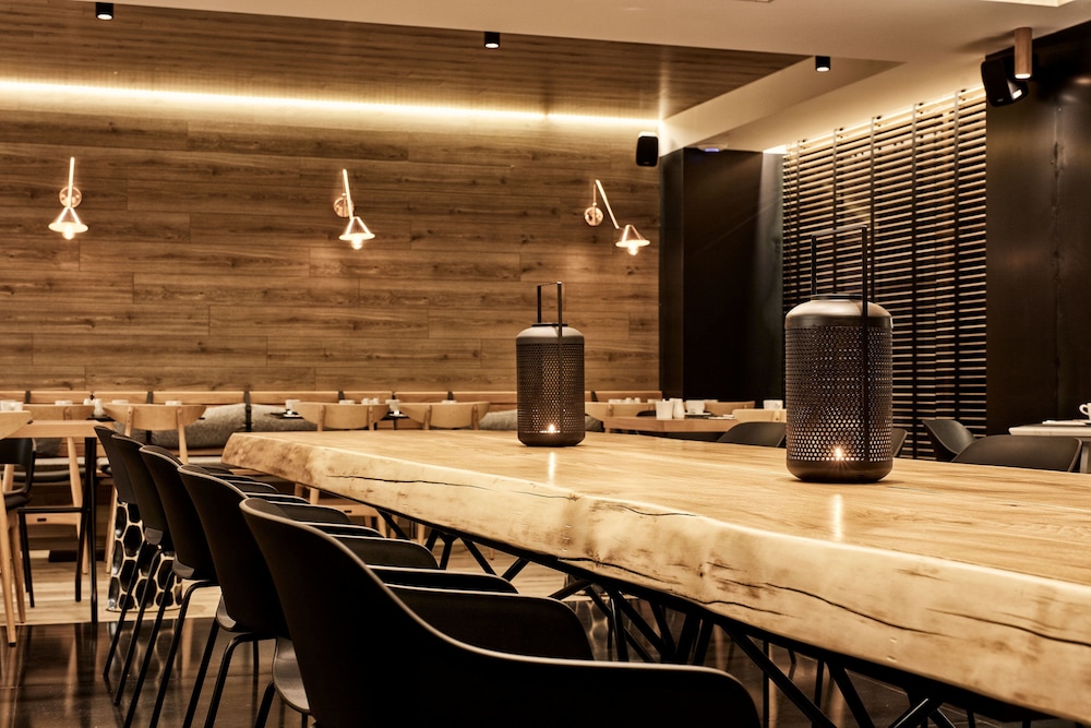 Ibis Styles Heraklion Central — Restaurant & bars in Heraklion
