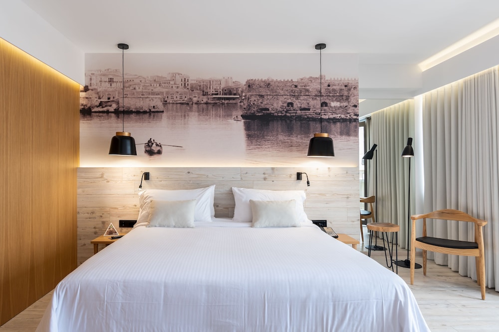 Ibis Styles Heraklion Central — Hotel rooms in Heraklion