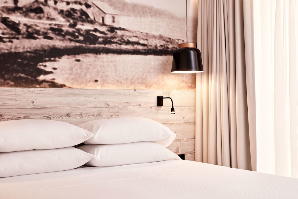 Ibis Styles Heraklion Central — Hotel rooms in Heraklion