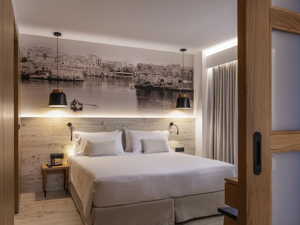 Ibis Styles Heraklion Central — Hotel rooms in Heraklion