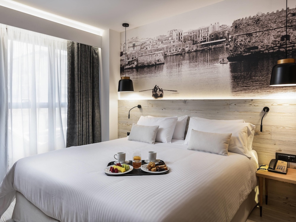 Ibis Styles Heraklion Central — Hotel rooms in Heraklion