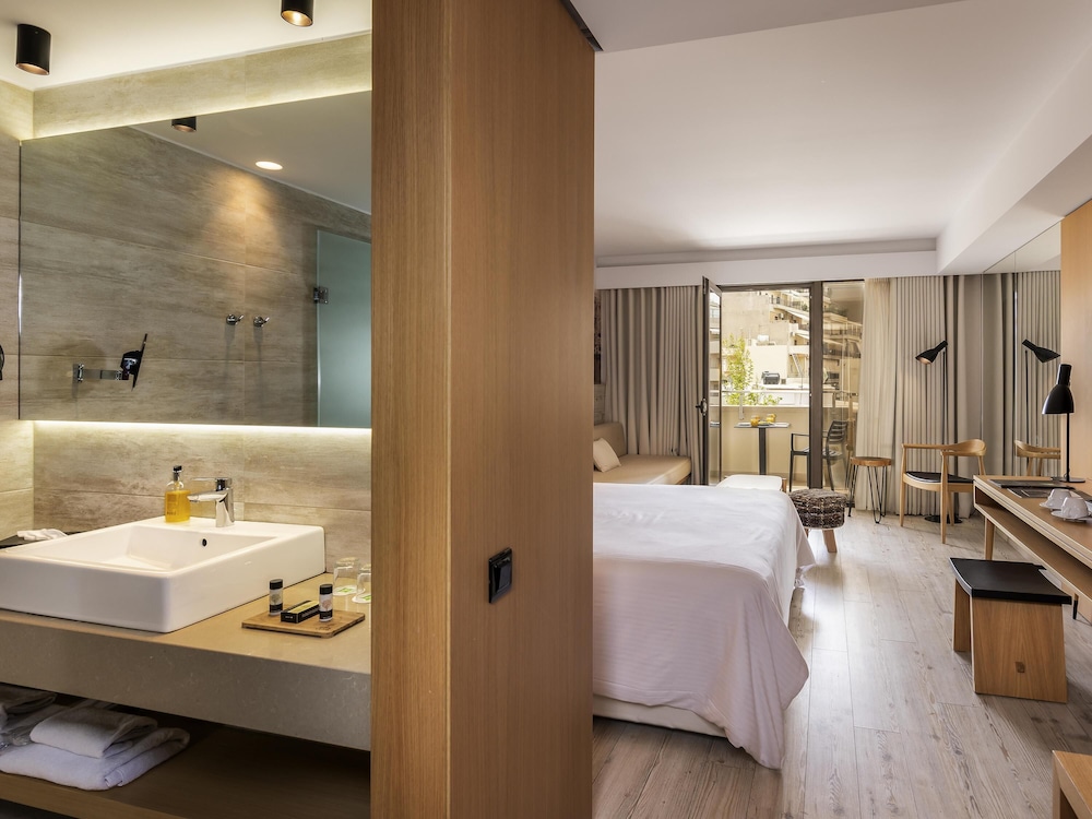 Ibis Styles Heraklion Central — Hotel rooms in Heraklion