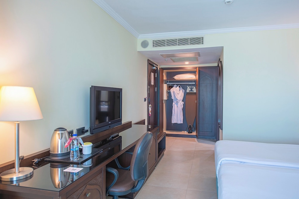 Crowne Plaza Hotel Antalya by IHG — Hotel rooms in Antalya