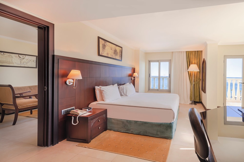 Crowne Plaza Hotel Antalya by IHG — Hotel rooms in Antalya