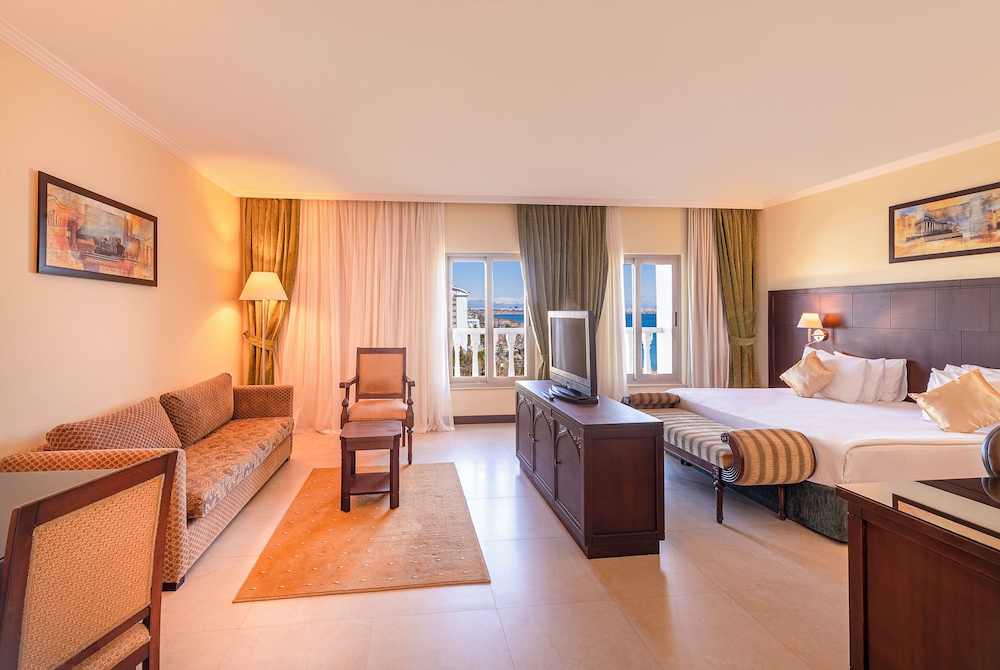 Crowne Plaza Hotel Antalya by IHG — Hotel rooms in Antalya