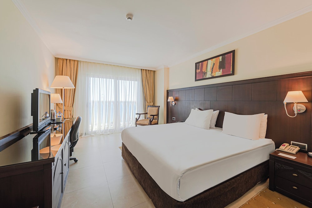 Crowne Plaza Hotel Antalya by IHG — Hotel rooms in Antalya