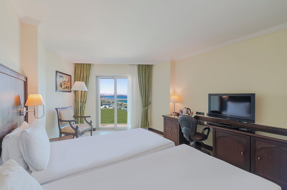 Crowne Plaza Hotel Antalya by IHG — Hotel rooms in Antalya