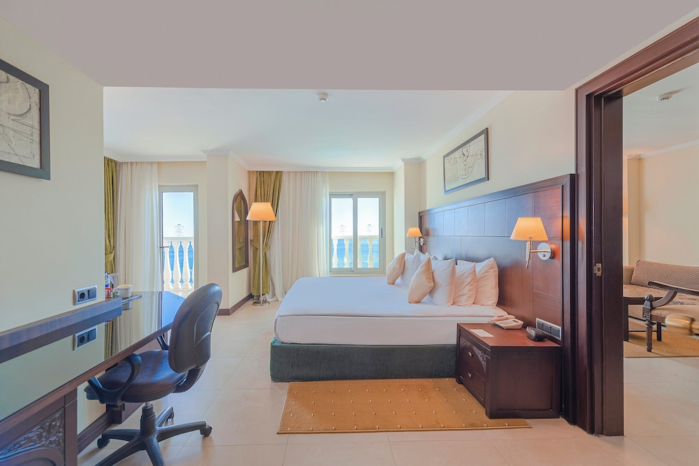Crowne Plaza Hotel Antalya by IHG — Hotel rooms in Antalya