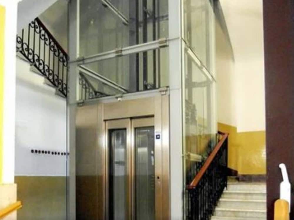 Hotel California — Hotel building in Rome, Lazio