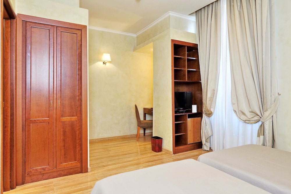 Hotel Camelia — Hotel rooms in Rome, Lazio