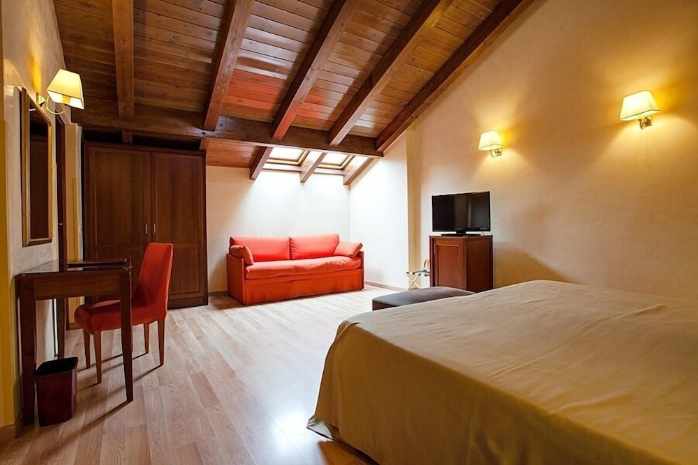 Hotel Camelia — Hotel rooms in Rome, Lazio