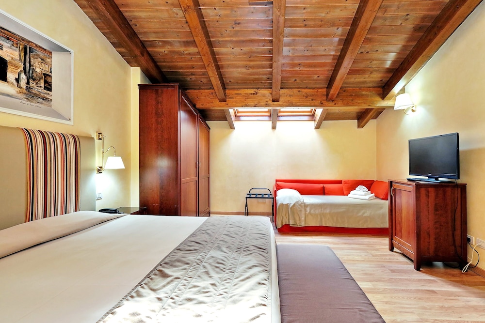 Hotel Camelia — Hotel rooms in Rome, Lazio