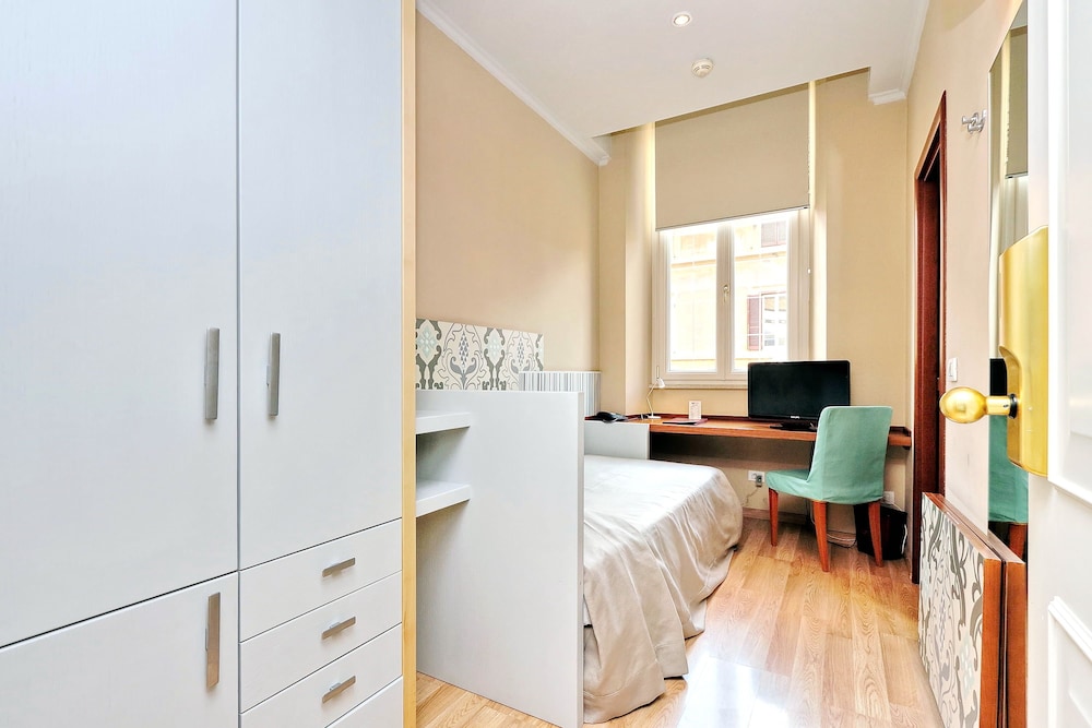 Hotel Camelia — Hotel rooms in Rome, Lazio