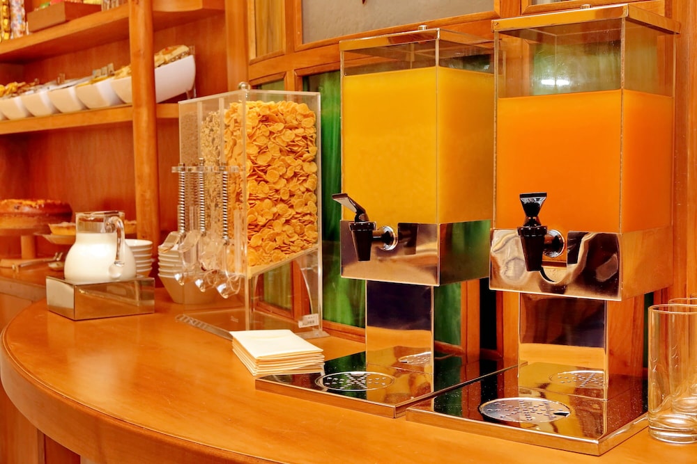 Hotel Camelia — Restaurant & bars in Rome, Lazio