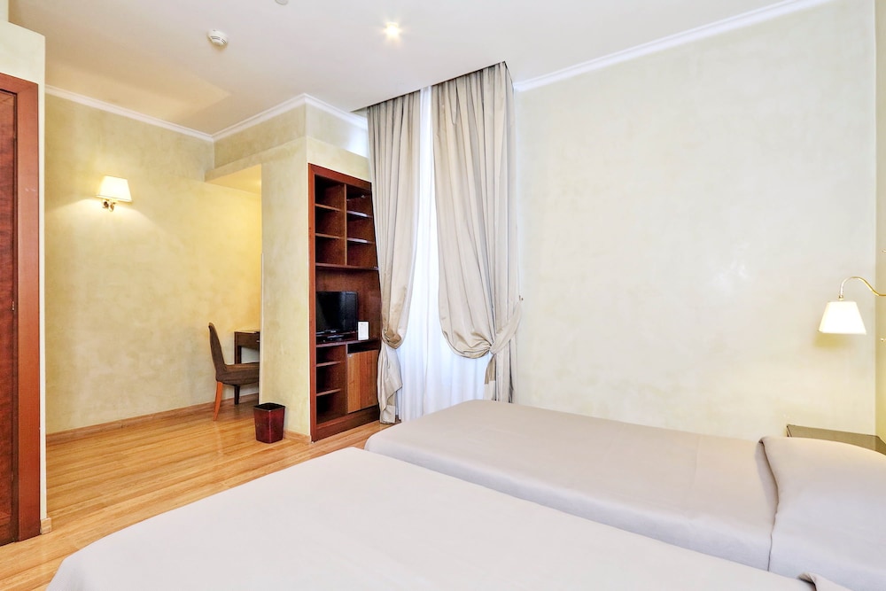 Hotel Camelia — Hotel rooms in Rome, Lazio